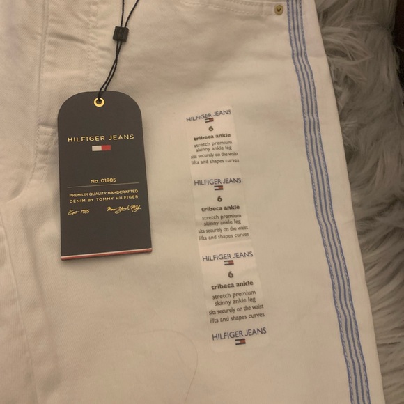 Tommy Hilfiger Jeans NWT Size 6 - Picture 2 of 5